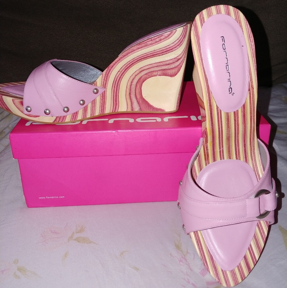 Wooden Leather clog platform sandals.